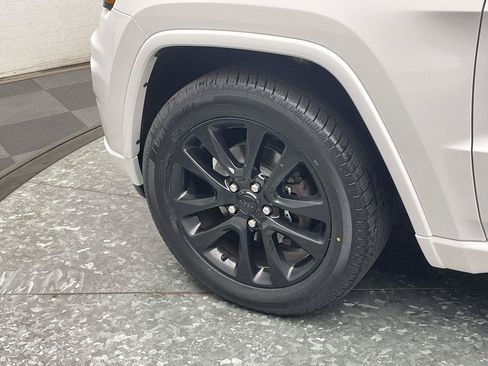 Used 2019 Jeep Grand Cherokee Altitude AWD/4WD image 33