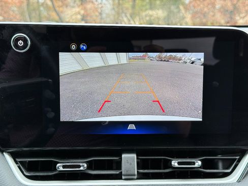 Used 2025 Chevrolet Equinox LT image 31