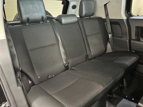 Used 2014 Toyota FJ Cruiser 4WD w/ Upgrade Package image 23