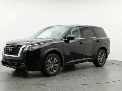 Used 2025 Nissan Pathfinder SV AWD/4WD image 3