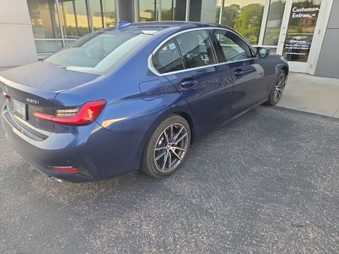 Used 2019 BMW 330i xDrive Sedan w/ Convenience Package AWD/4WD image 16