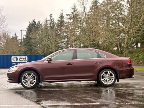 Used 2014 Volkswagen Passat 1.8T SE FWD image 2