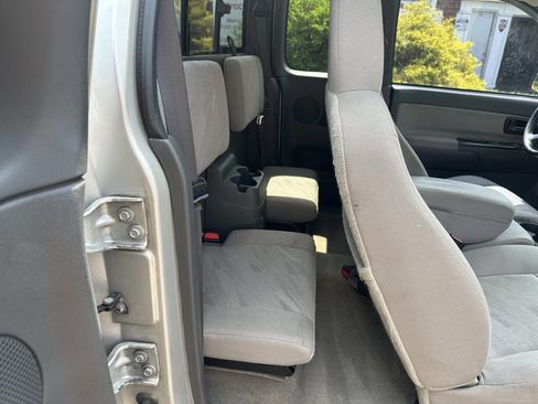 Used 2005 Chevrolet Colorado LS w/ Power Convenience Package image 23