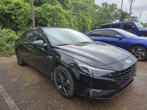 Certified 2023 Hyundai Elantra SEL FWD image 5