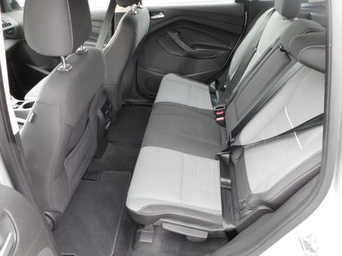 Used 2015 Ford C-MAX SE image 17