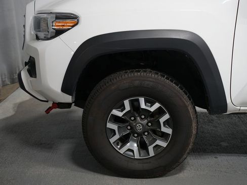 Used 2023 Toyota Tacoma TRD Off-Road image 5