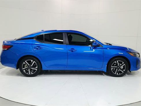 Used 2025 Nissan Sentra SV w/ Trunk Package image 8