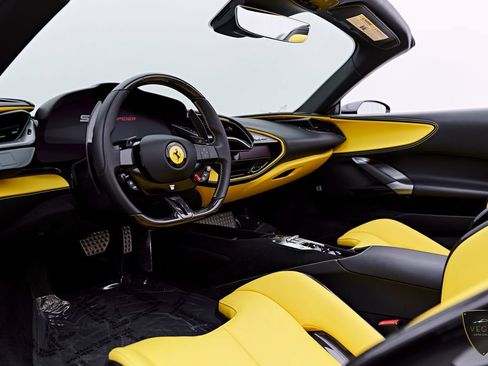 Used 2024 Ferrari SF90 Spider AWD/4WD image 2