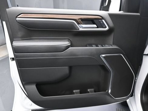 Used 2025 Chevrolet Silverado 1500 RST RWD image 13