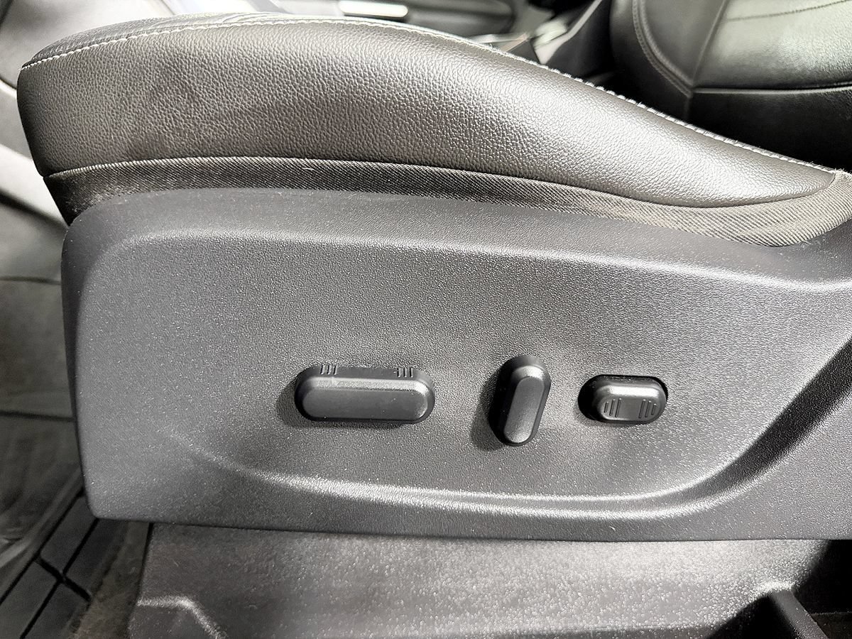 Used 2014 Ford Escape Titanium w/ Equipment Group 401A AWD/4WD image 33