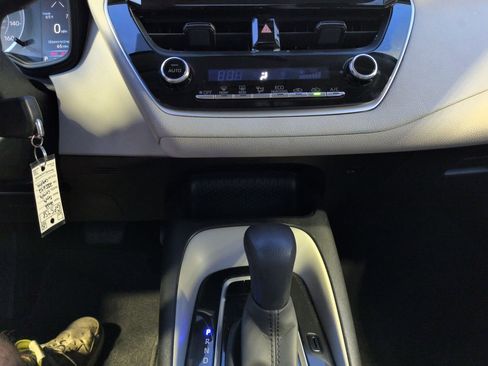 Used 2022 Toyota Corolla LE image 18