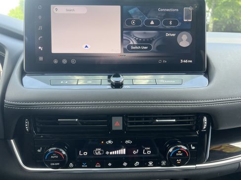 Certified 2025 Nissan Rogue SL w/ SL Premium Package FWD image 6