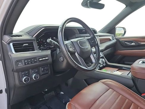 Used 2023 GMC Yukon Denali Ultimate AWD/4WD image 14