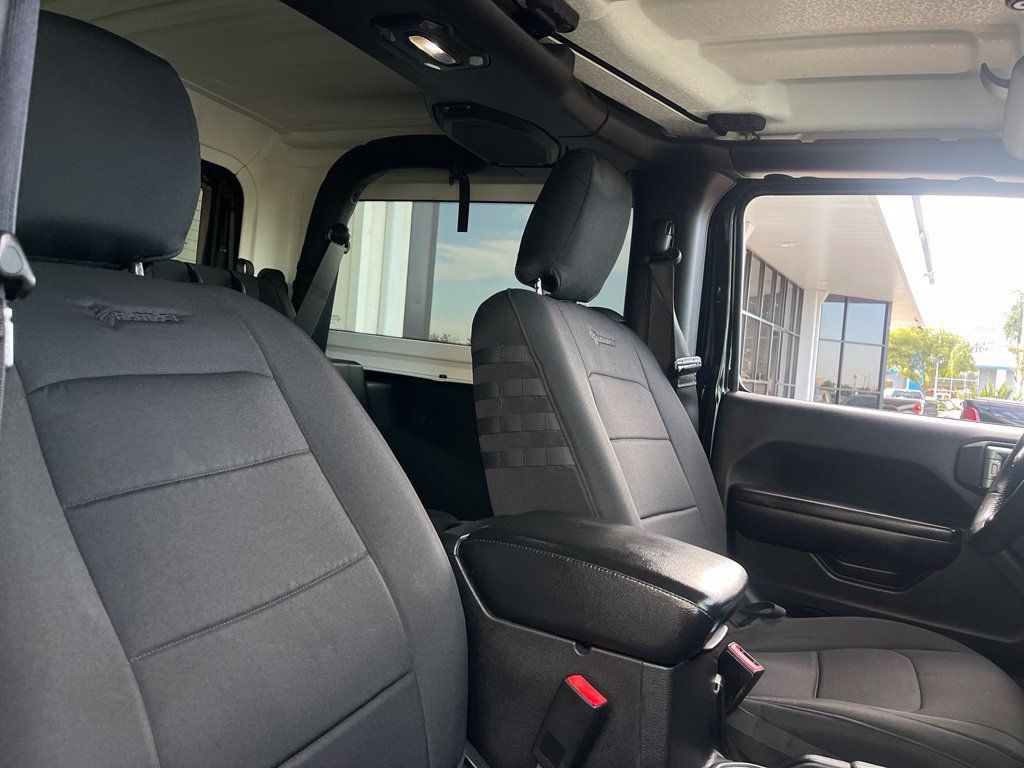 Used 2018 Jeep Wrangler Sport AWD/4WD image 15