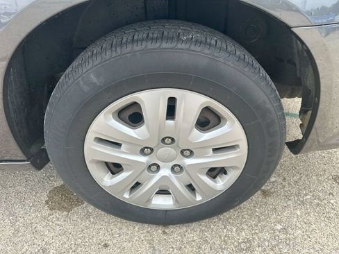 Used 2018 Dodge Grand Caravan SE w/ UConnect Hands-Free Group FWD image 44