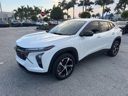 Used 2024 Chevrolet Trax RS w/ Driver Confidence Package image 1