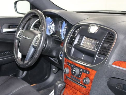 Used 2012 Chrysler 300 RWD image 26