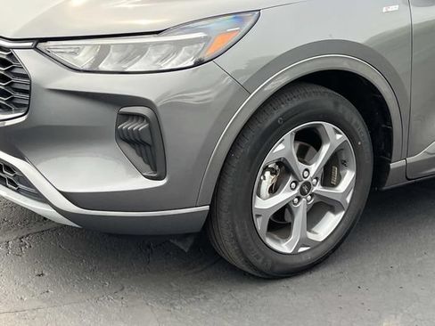 Certified 2023 Ford Escape ST-Line w/ Tech Pack #1 AWD/4WD image 9