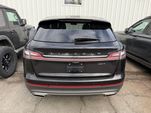 Used 2019 Lincoln Nautilus Reserve image 9