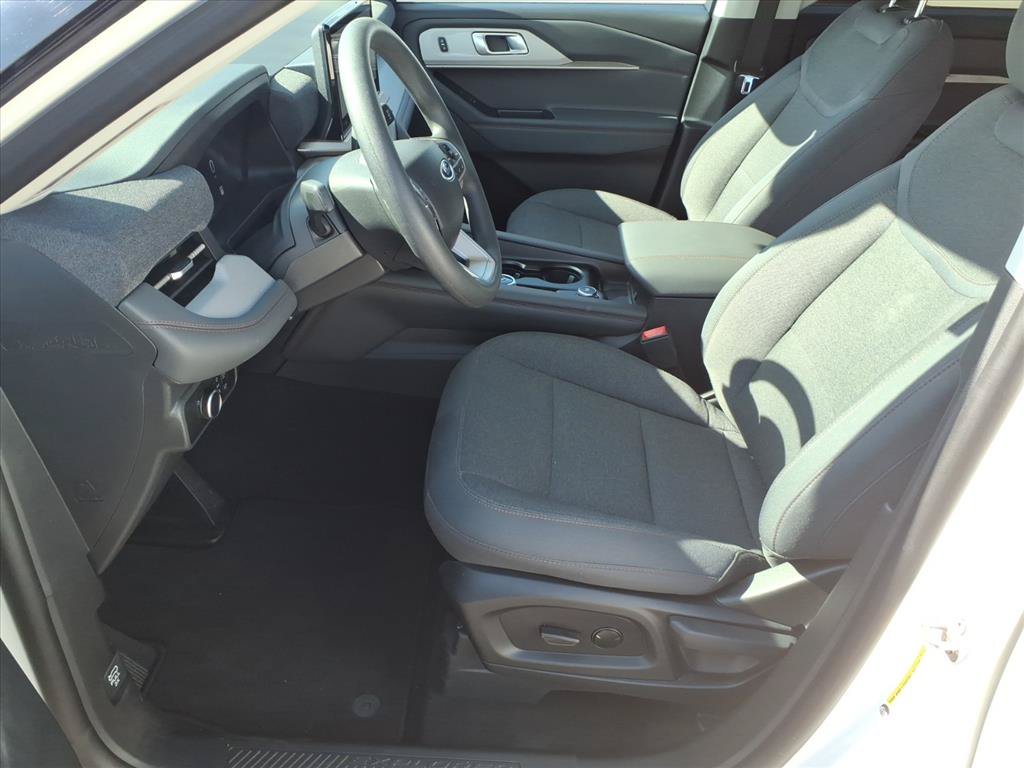 Used 2026 Ford Explorer Active AWD/4WD image 5