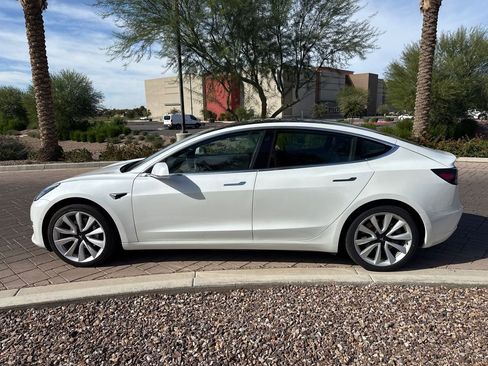Used 2020 Tesla Model 3 Standard Range Plus image 5