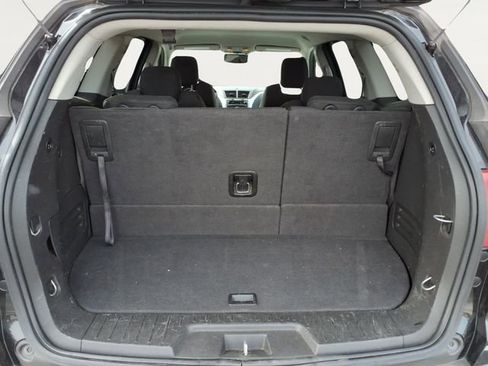 Used 2010 Chevrolet Traverse LT w/ Personal Connectivity Package FWD image 23