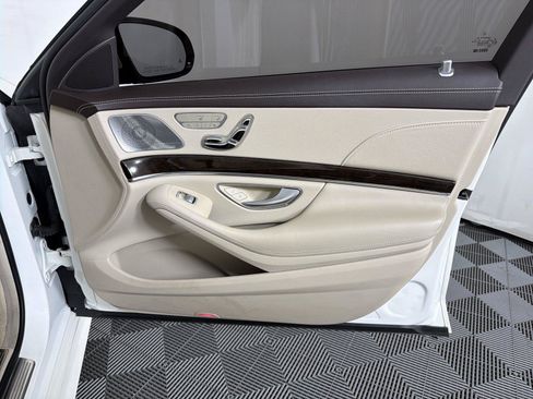 Used 2020 Mercedes-Benz S 560 Sedan image 12