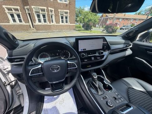 Used 2024 Toyota Highlander XSE AWD/4WD image 20