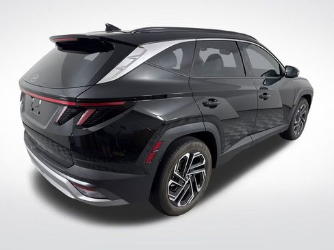 Used 2025 Hyundai Tucson Limited FWD image 3