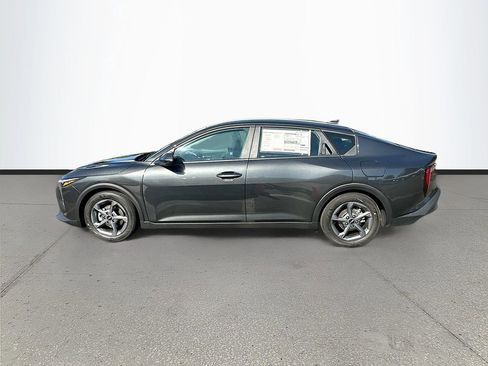 New 2025 Kia K4 LXS image 4