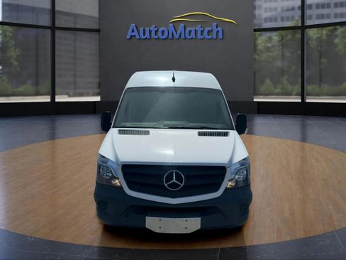 Used 2014 Mercedes-Benz Sprinter 2500 image 2