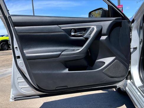 Used 2017 Nissan Altima 2.5 SR image 21