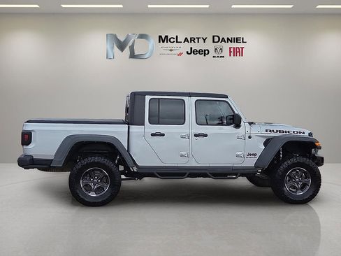 Used 2022 Jeep Gladiator Rubicon w/ Trailer Tow Package AWD/4WD image 6