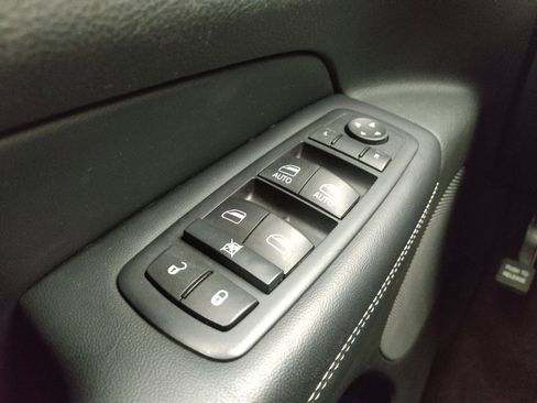 Used 2015 Jeep Grand Cherokee Limited image 27