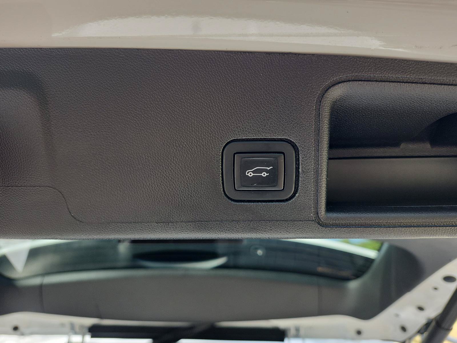 Certified 2022 GMC Terrain SLT w/ Elevation Edition FWD image 10