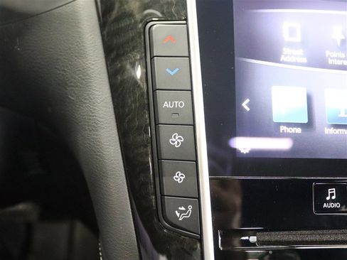 Used 2017 INFINITI Q60 3.0t w/ Premium Plus Package 3.0T image 30