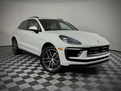 Used 2024 Porsche Macan image 6
