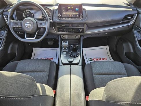 Used 2024 Nissan Rogue SV image 12