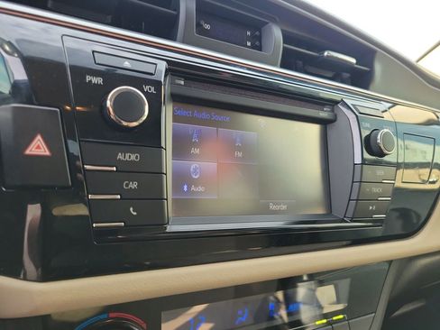 Used 2016 Toyota Corolla LE image 18