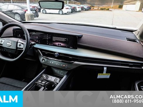 Certified 2025 Nissan Murano Platinum w/ Cargo Package image 32