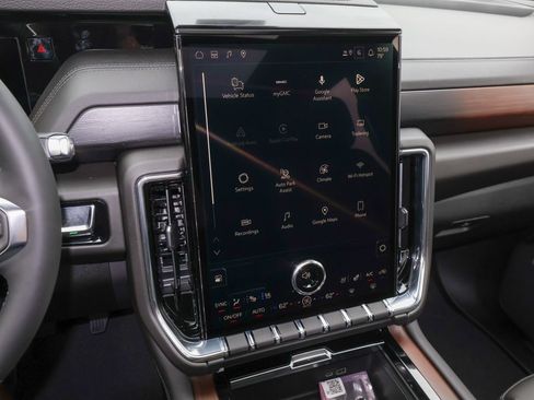 New 2026 GMC Yukon XL Denali w/ Sun & Power Step Package AWD/4WD image 19