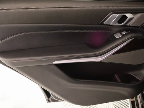 Used 2024 BMW X7 xDrive40i w/ Premium Package image 21