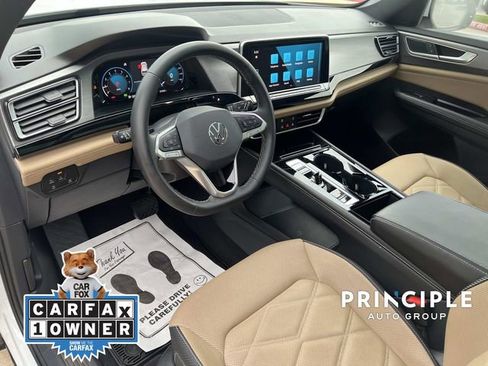 Used 2024 Volkswagen Atlas Cross Sport SE w/ Panoramic Sunroof Package FWD image 16
