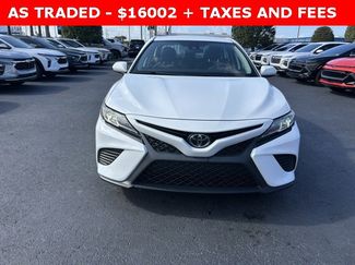 Used 2020 Toyota Camry SE video 2