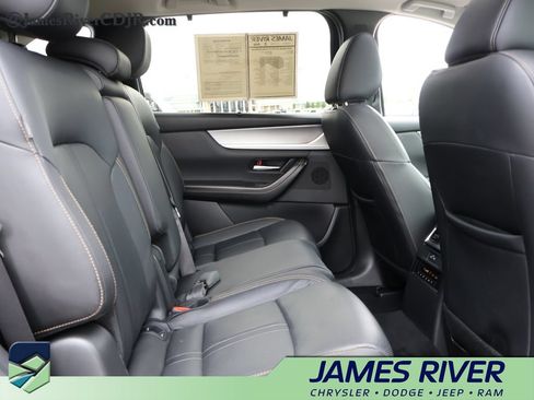 Used 2025 MAZDA CX-70 3.3 Turbo w/ Preferred Package AWD/4WD image 12