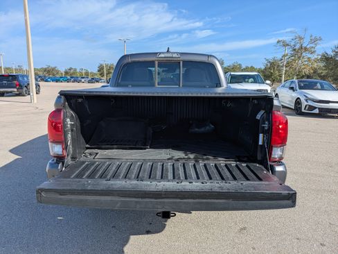 Used 2021 Toyota Tacoma SR w/ SR Convenience Package image 13