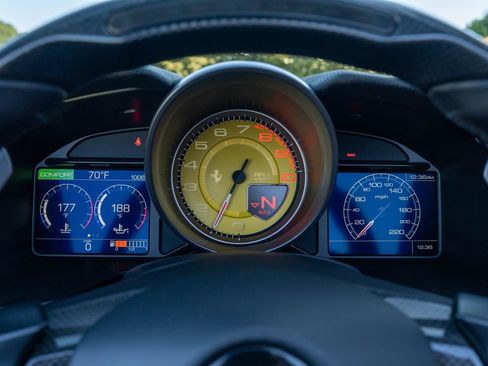 Certified 2019 Ferrari Portofino image 39