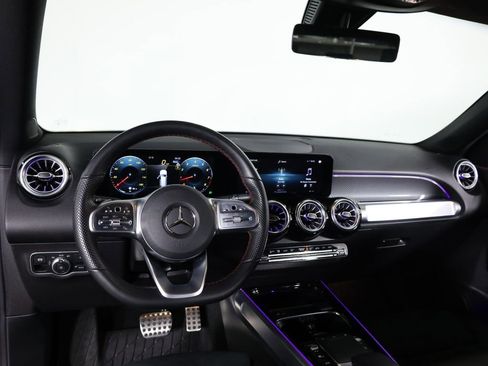 Used 2023 Mercedes-Benz GLB 250 4MATIC image 33
