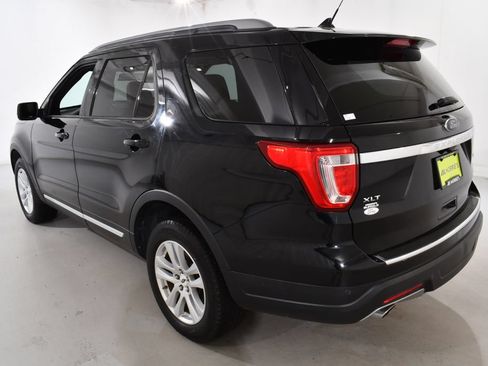 Used 2018 Ford Explorer XLT w/ Equipment Group 202A AWD/4WD image 15