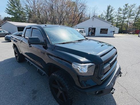 Used 2015 Toyota Tundra SR5 w/ SR5 Upgrade Package image 12